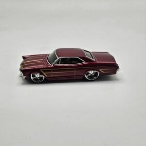 1965 Buick Riviera Collectible 1/50 Scale Diecast Diorama Model Hotwheels